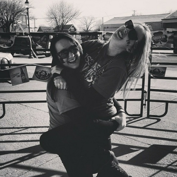 Meet your Posher, Alissa - Picture 3 of 5